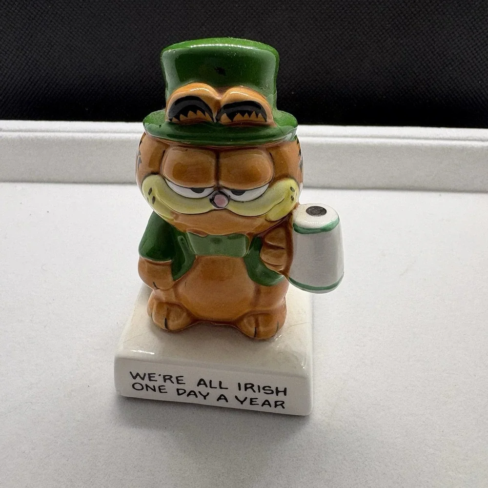 Rare Vintage Enesco Ceramic Garfield Irish / St. Patrick's Day‎ Figure